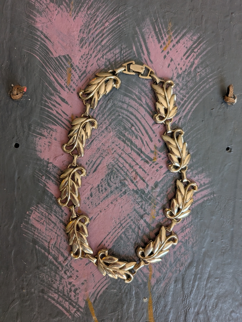 1950s Vintage Leaf Choker Necklace
